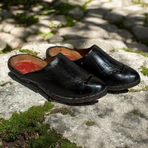 Women’s Antique French Garden Clogs